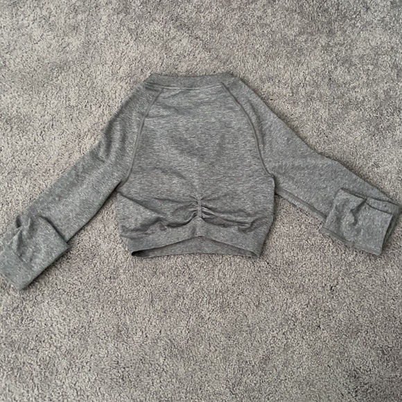 Gymshark Long Sleeve Crop Top - Picture 2 of 2